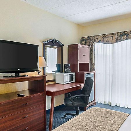 Quality Inn & Suites วุสเตอร์ ภายนอก รูปภาพ