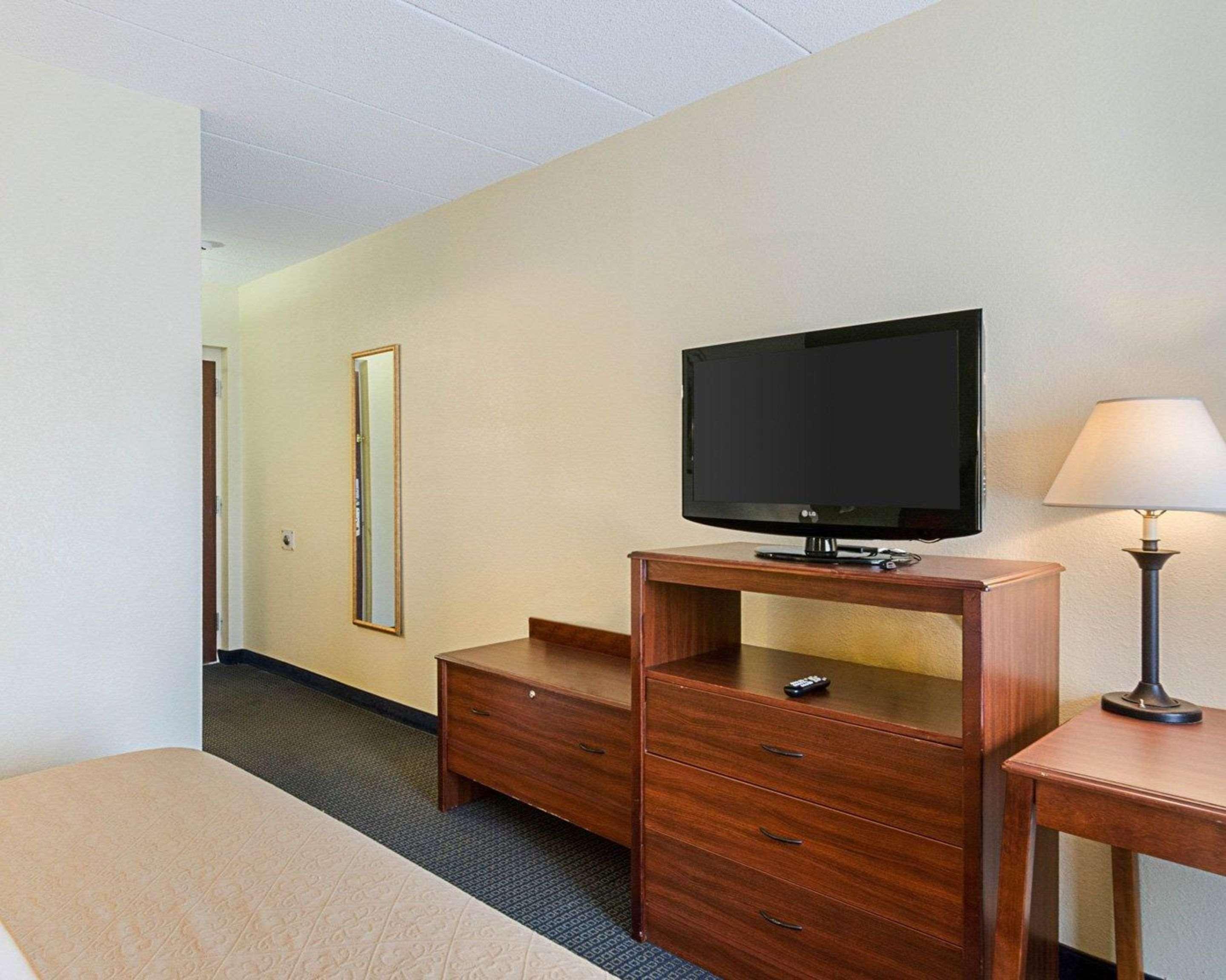 Quality Inn & Suites วุสเตอร์ ภายนอก รูปภาพ