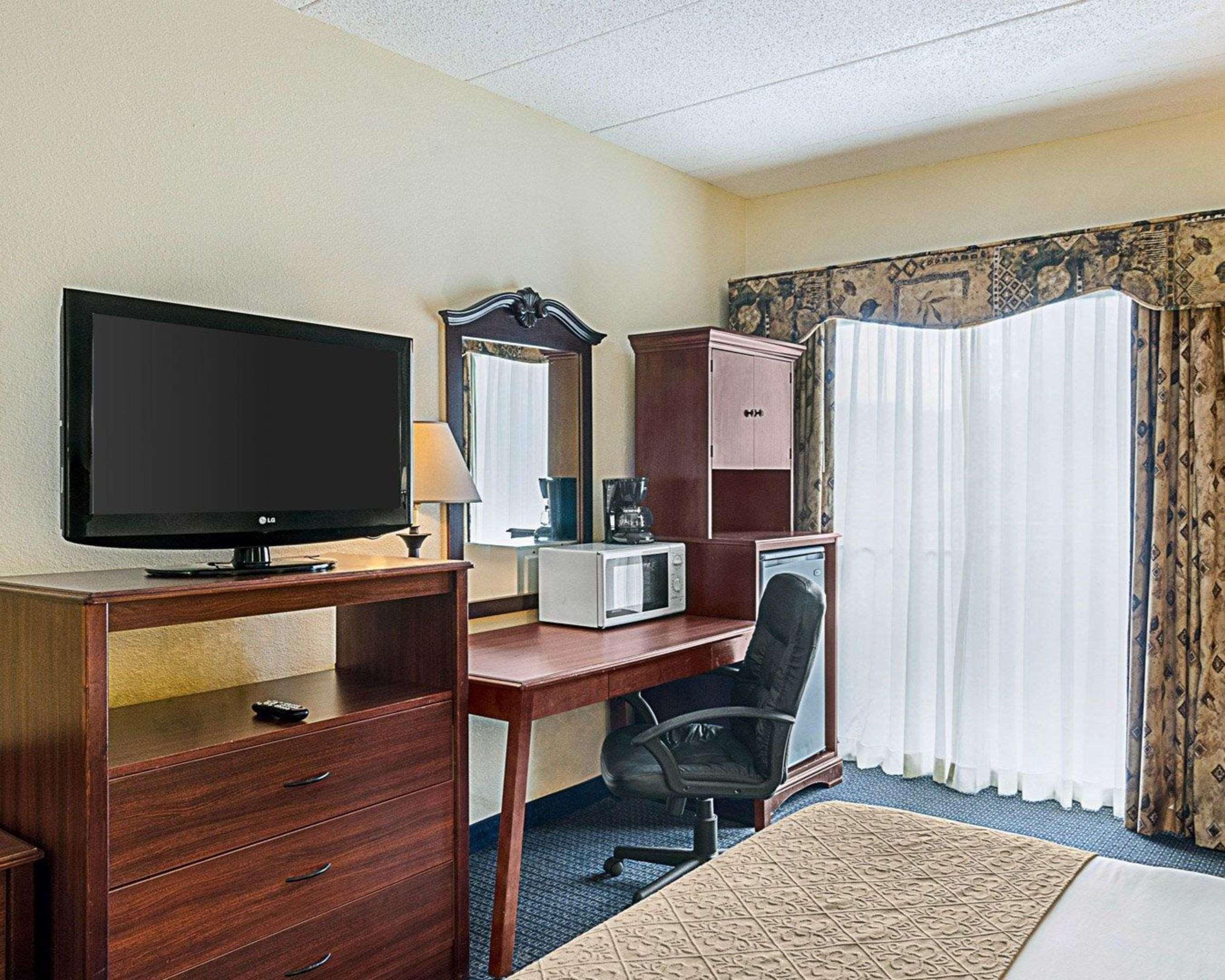 Quality Inn & Suites วุสเตอร์ ภายนอก รูปภาพ