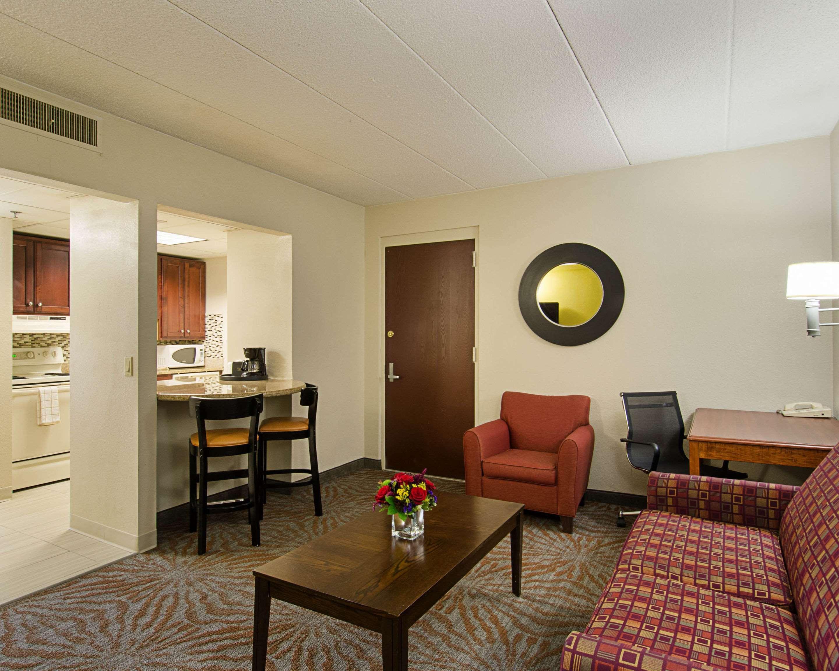 Quality Inn & Suites วุสเตอร์ ภายนอก รูปภาพ