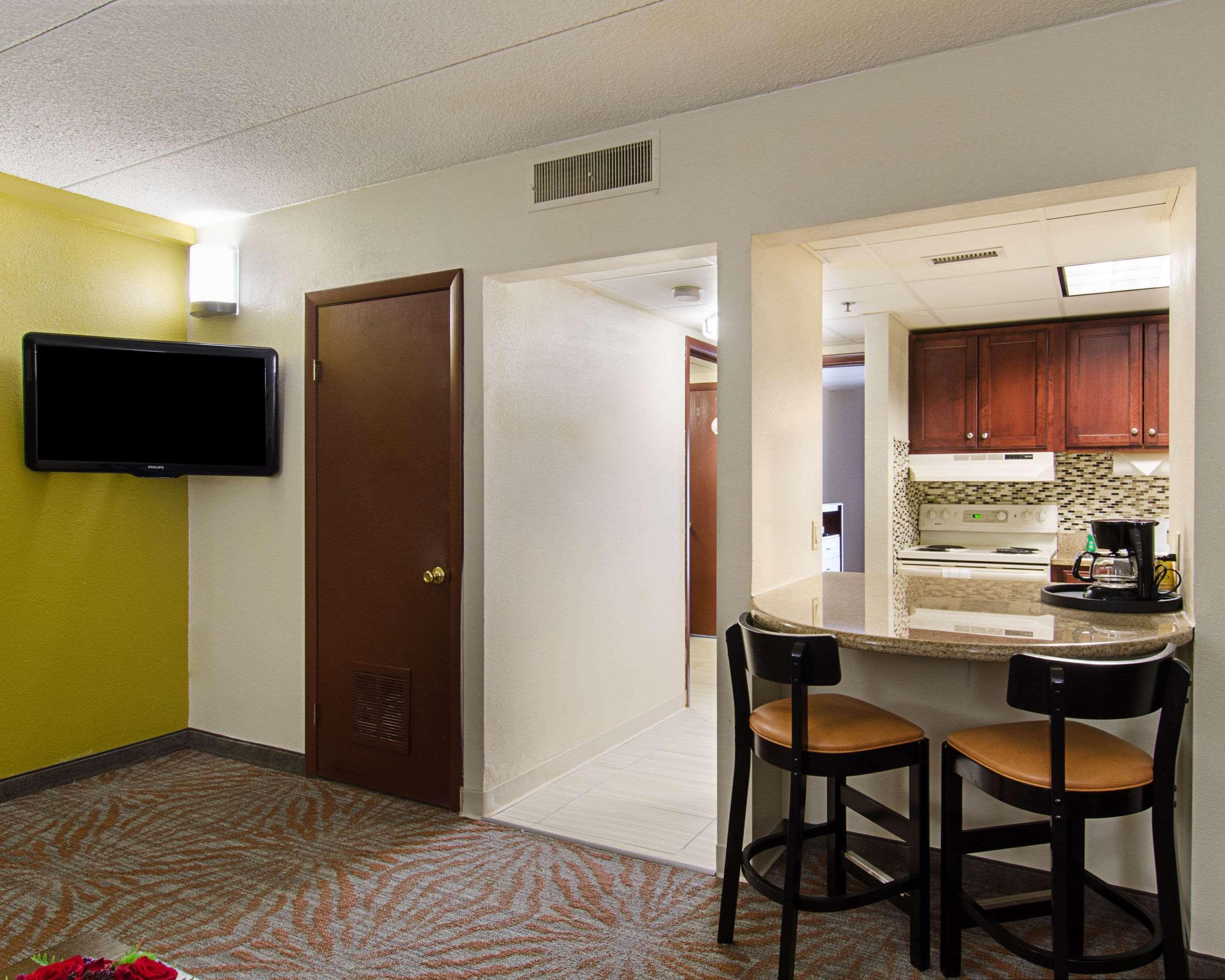 Quality Inn & Suites วุสเตอร์ ภายนอก รูปภาพ