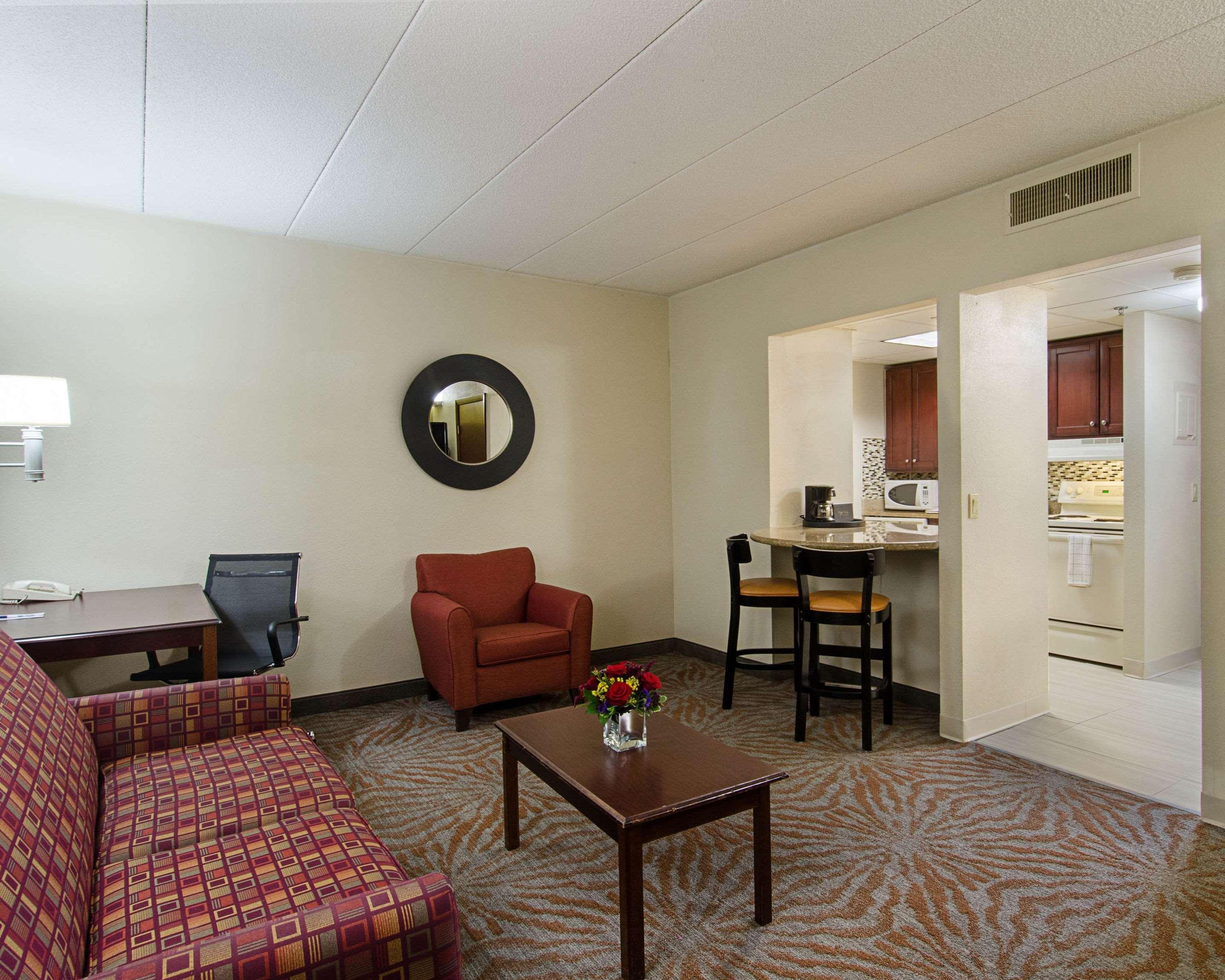 Quality Inn & Suites วุสเตอร์ ภายนอก รูปภาพ