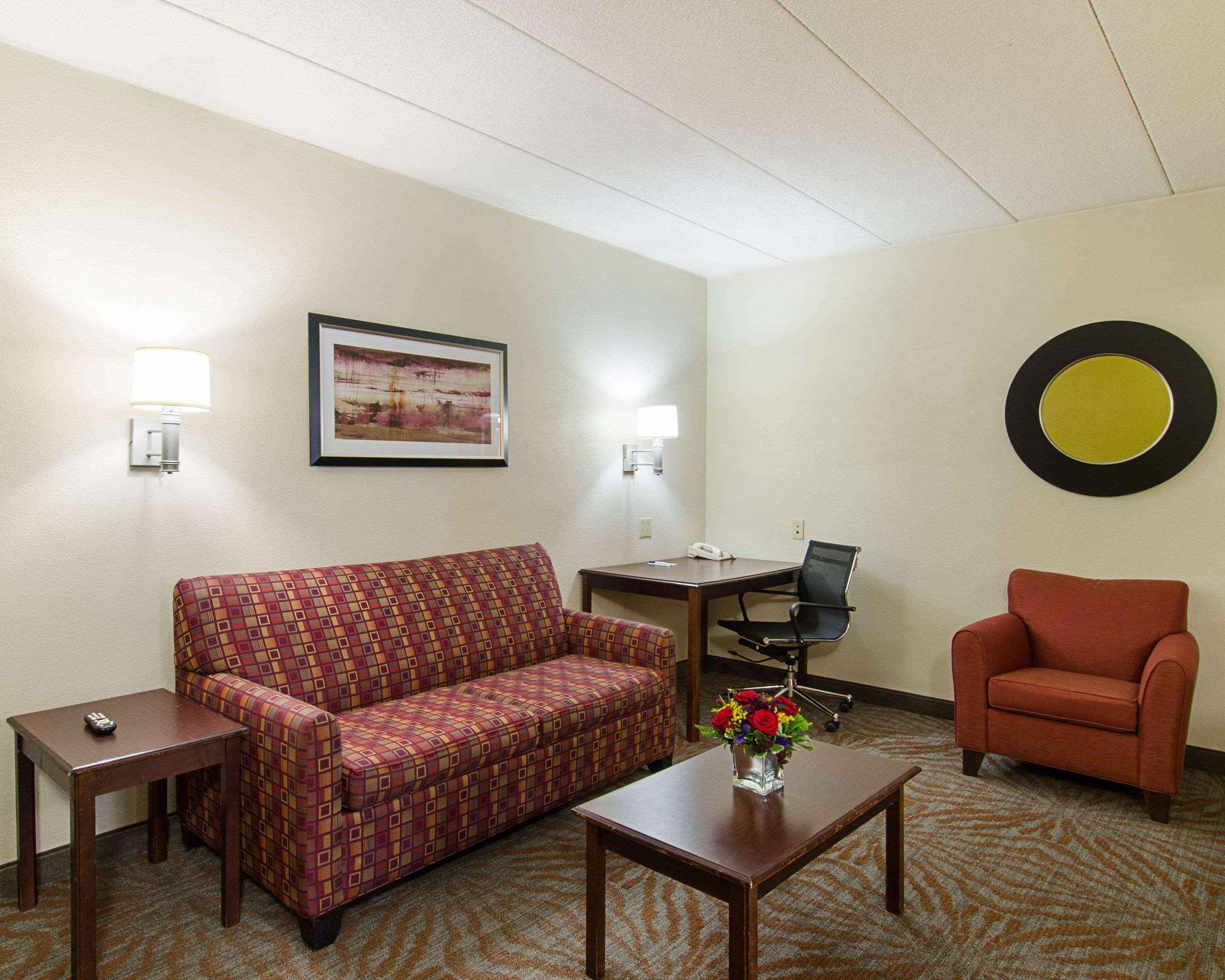 Quality Inn & Suites วุสเตอร์ ภายนอก รูปภาพ