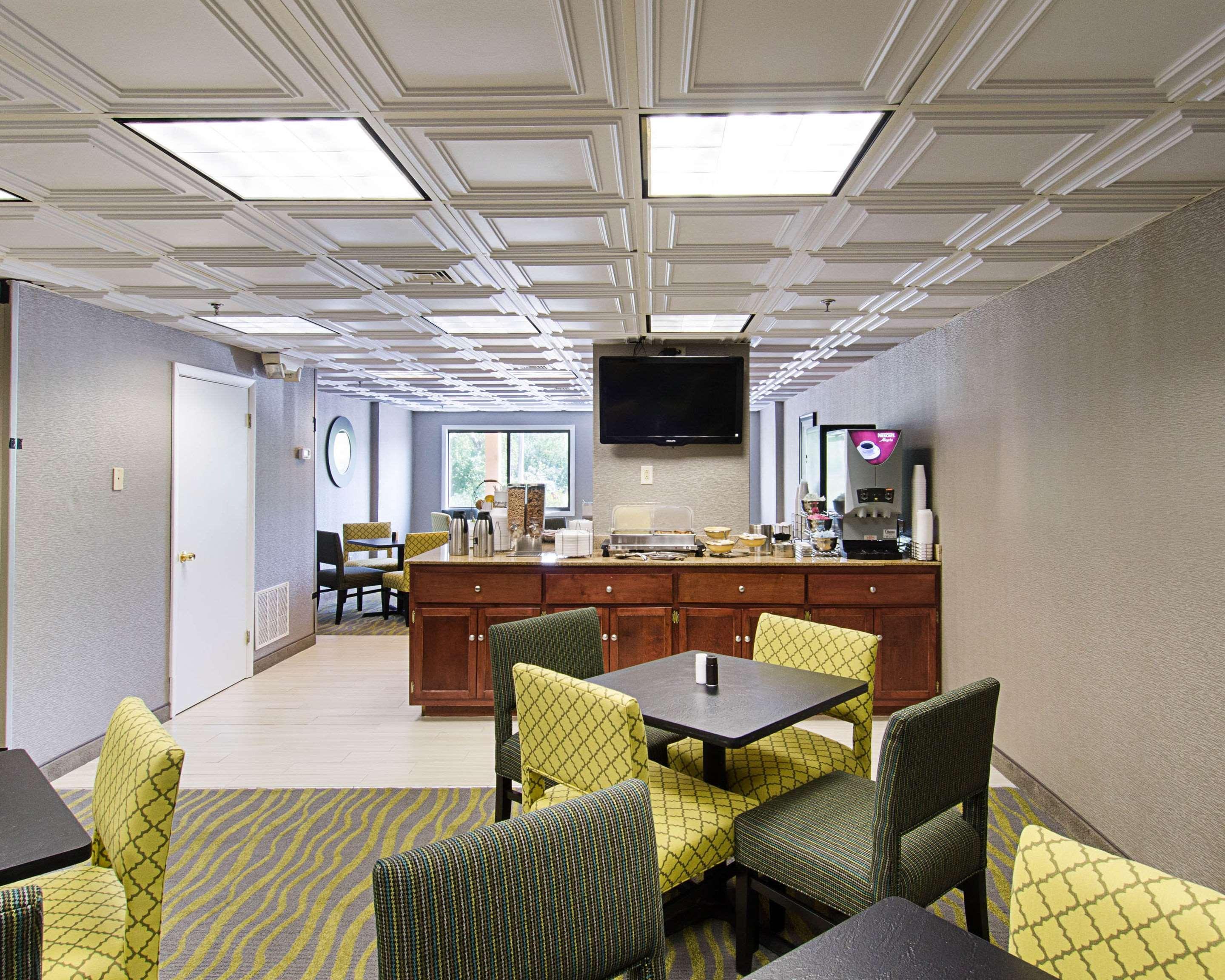 Quality Inn & Suites วุสเตอร์ ภายนอก รูปภาพ