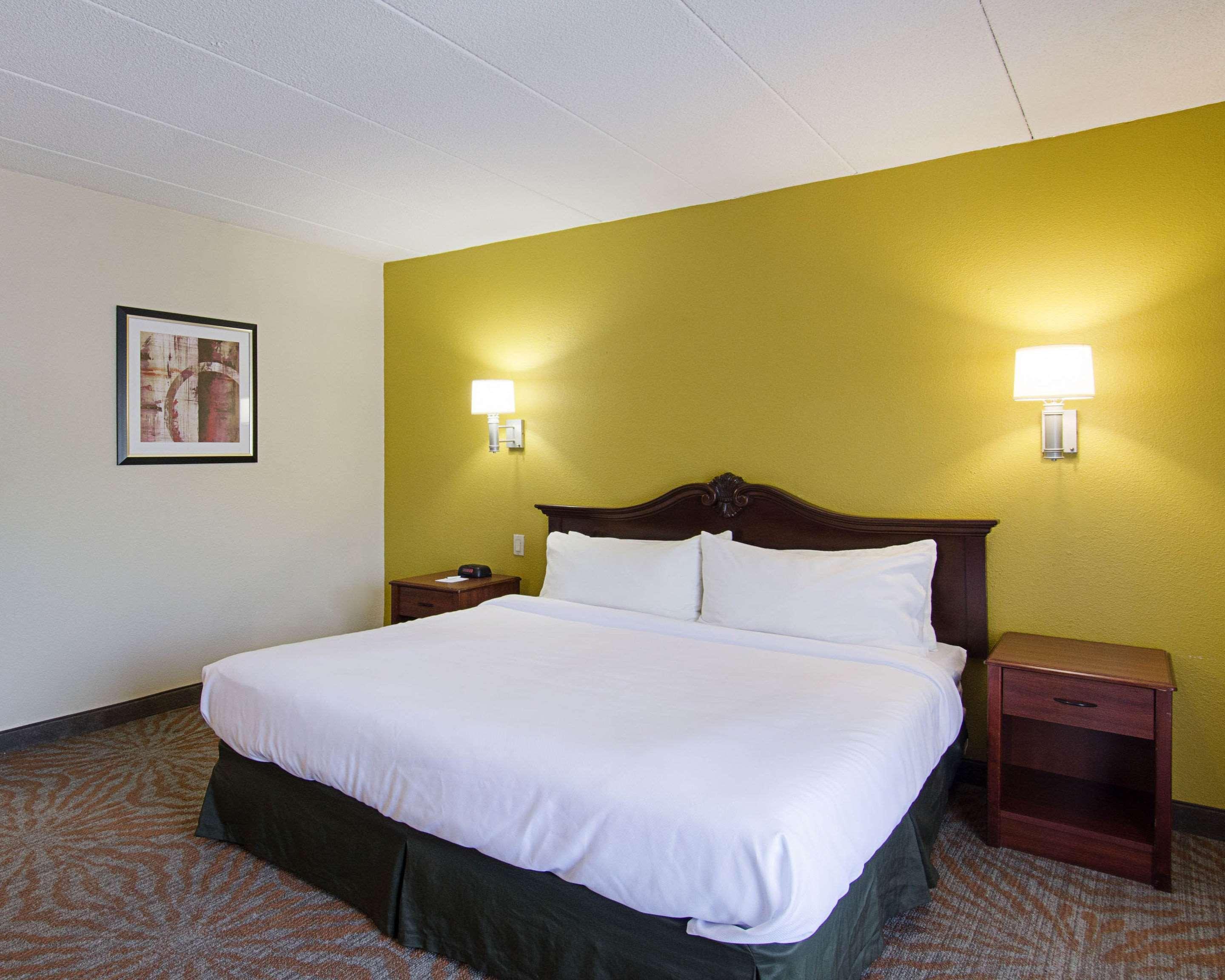 Quality Inn & Suites วุสเตอร์ ภายนอก รูปภาพ