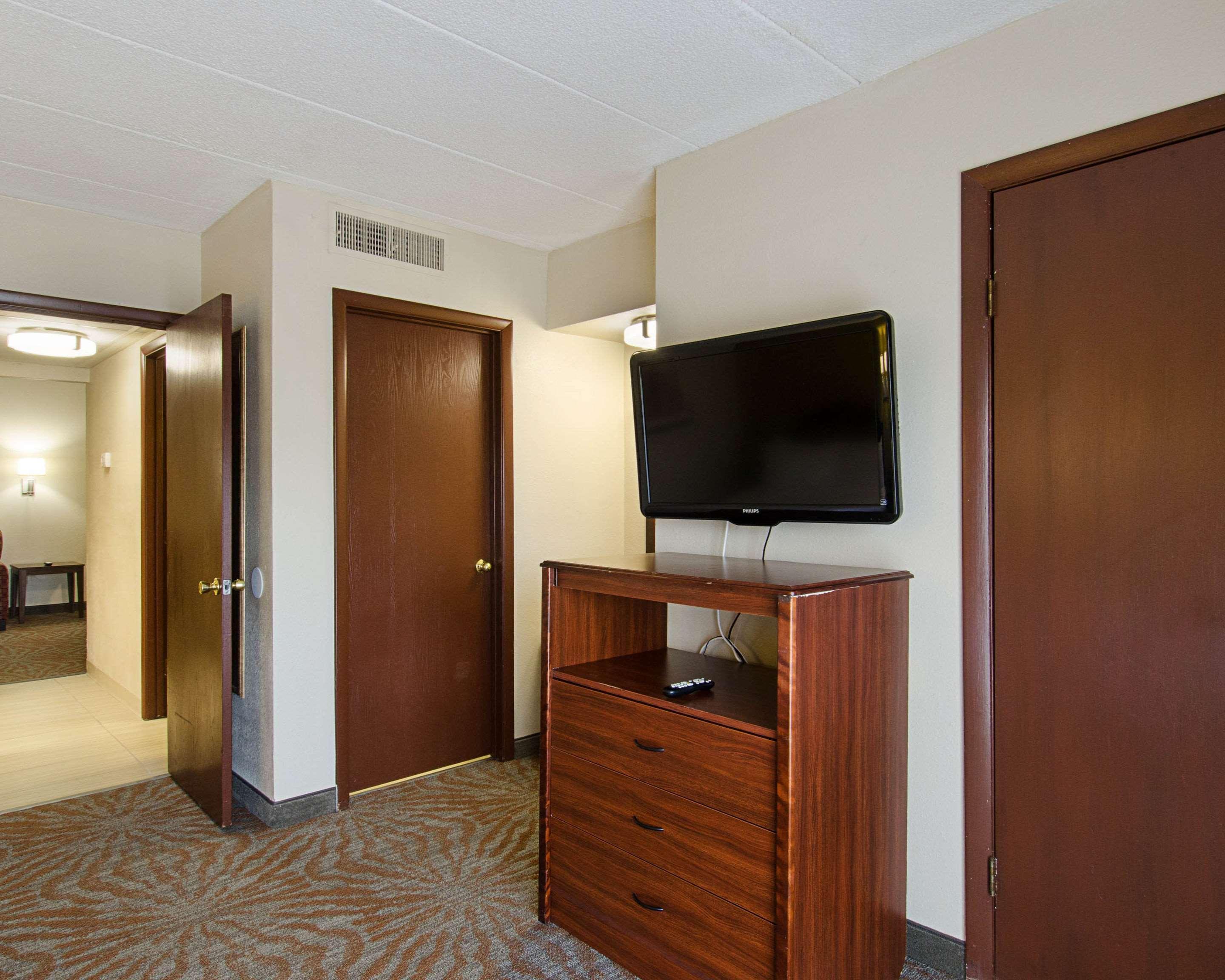 Quality Inn & Suites วุสเตอร์ ภายนอก รูปภาพ