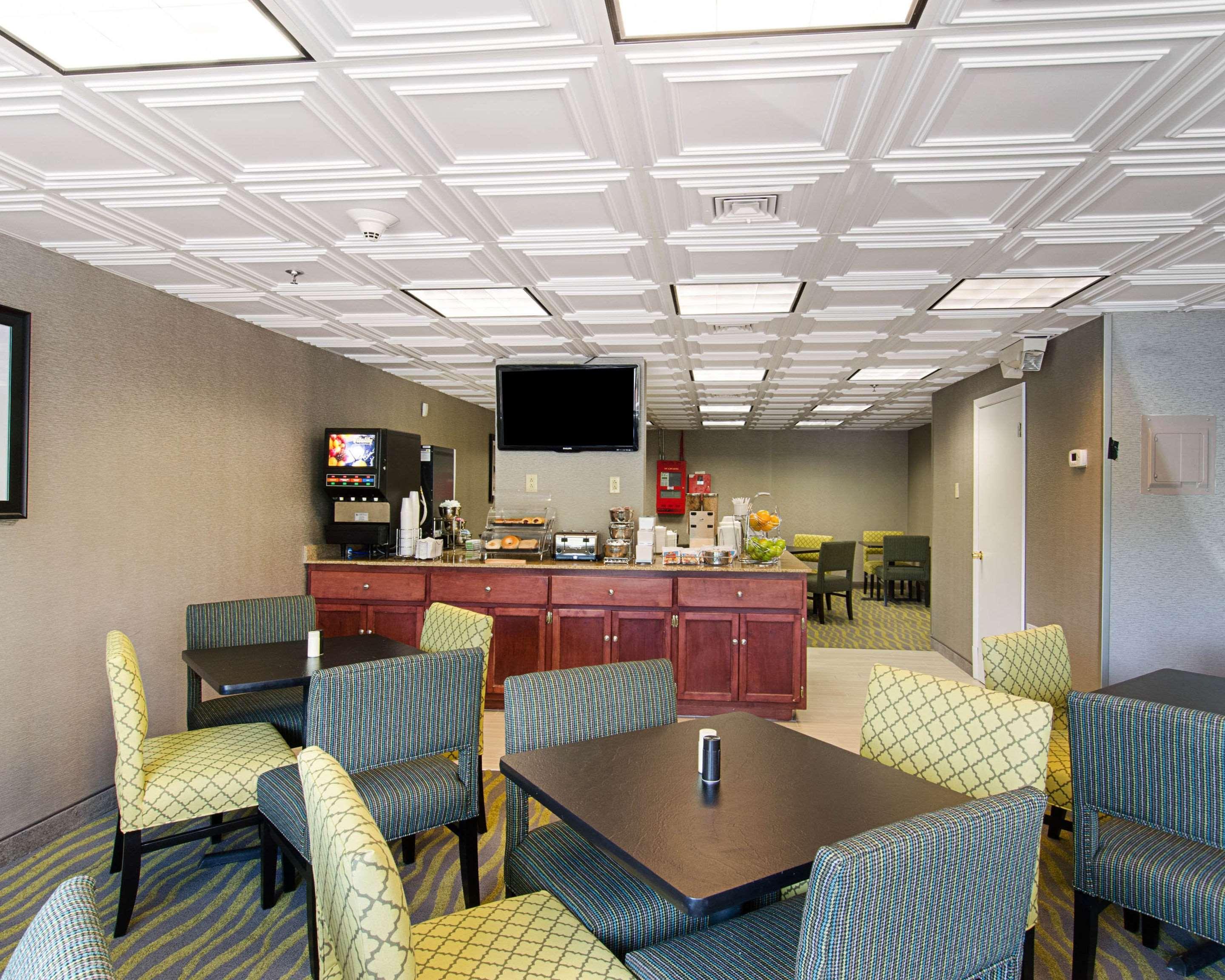 Quality Inn & Suites วุสเตอร์ ภายนอก รูปภาพ